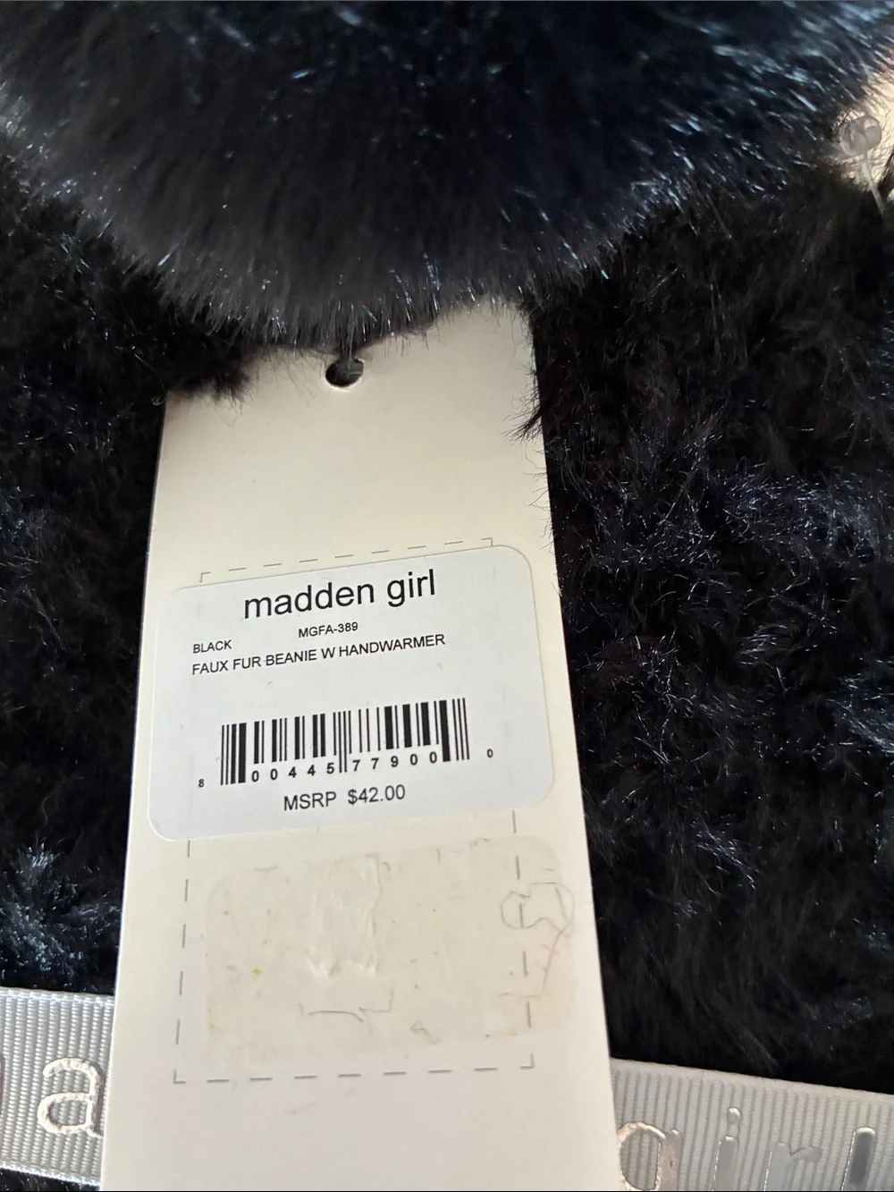 Madden Girl Beanie & Hand Warmer Set NWT Black. One Size
